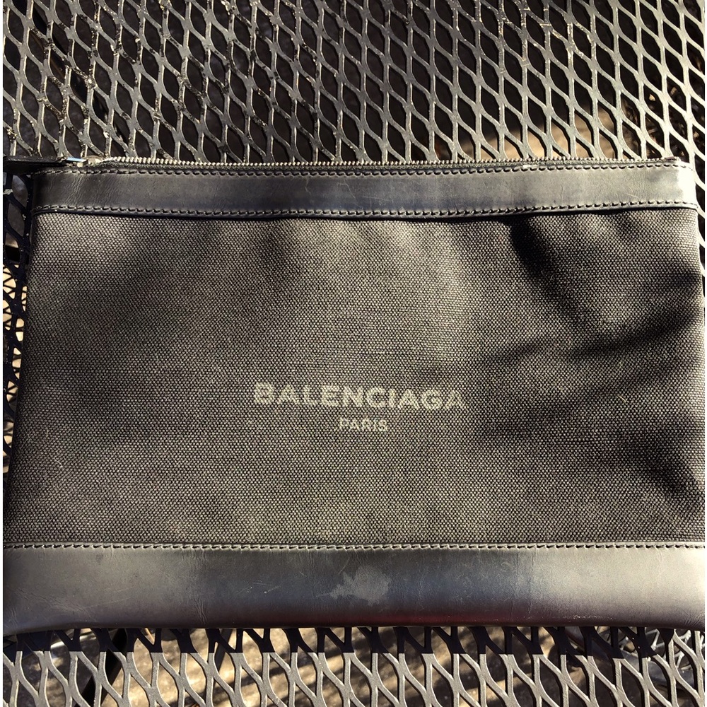 Balenciaga Size Large Solid black travel everyday muti use unisex full zip - Picture 4 of 5